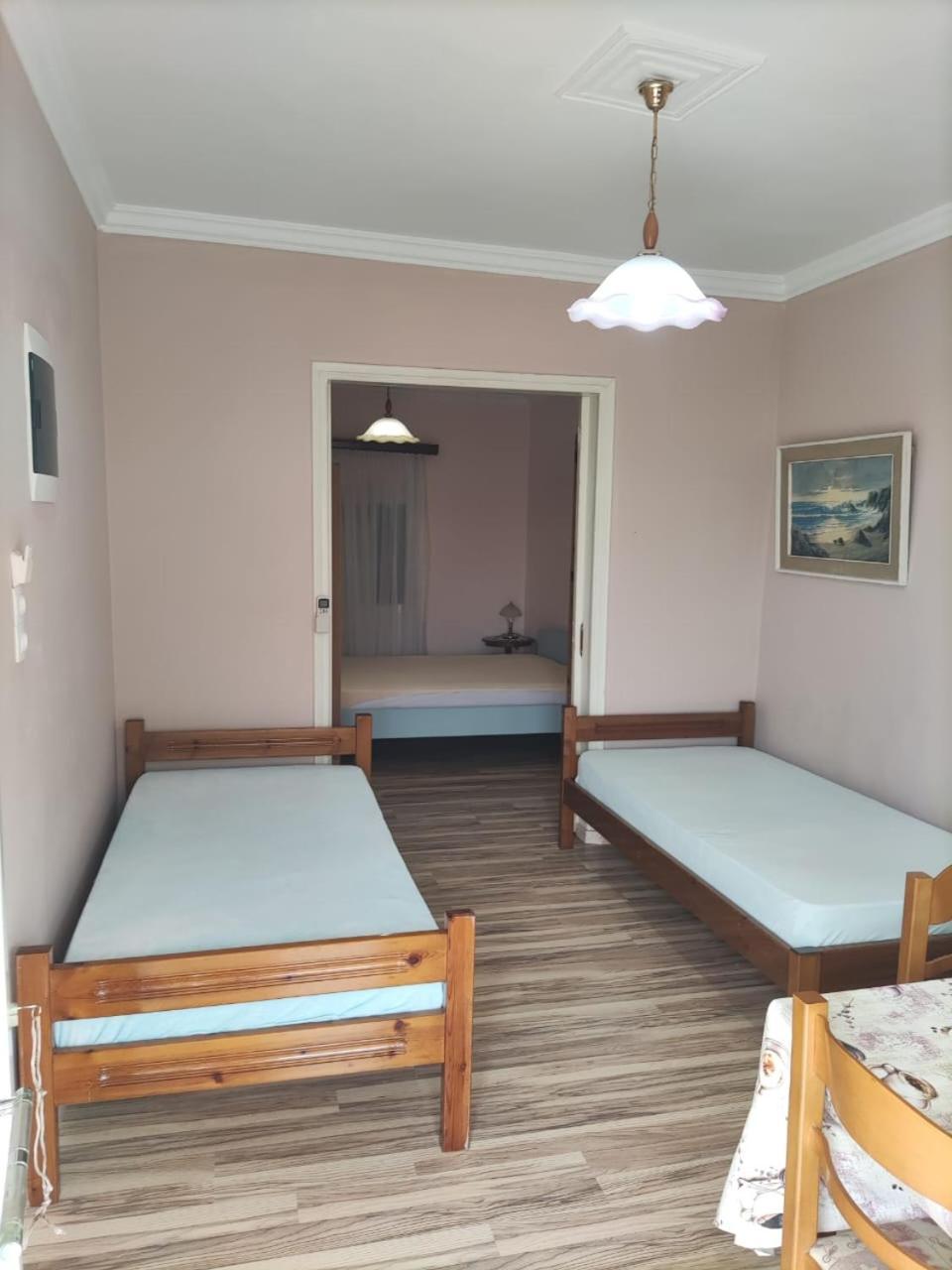 Sissy Apartment Vrachati Ngoại thất bức ảnh