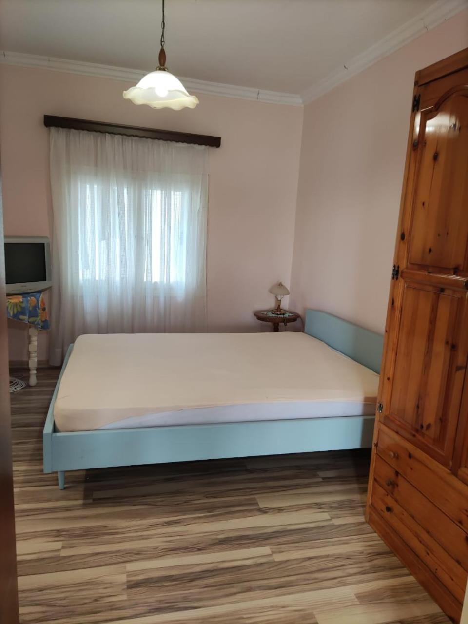 Sissy Apartment Vrachati Ngoại thất bức ảnh